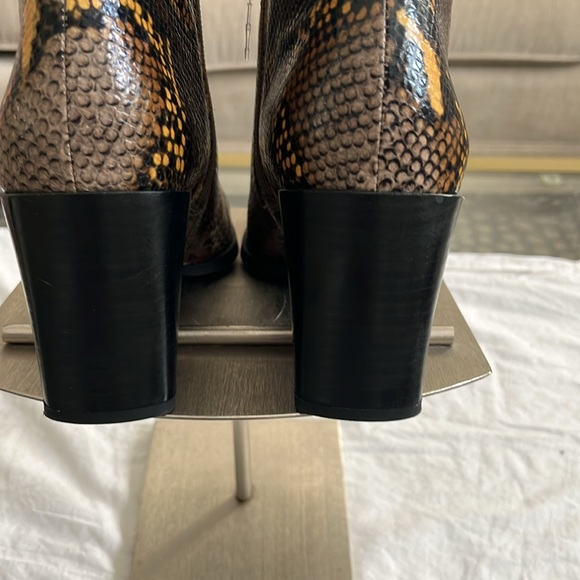 Franco Sarto ankle boots- mint condition- great animal skin design - Picture 3 of 5